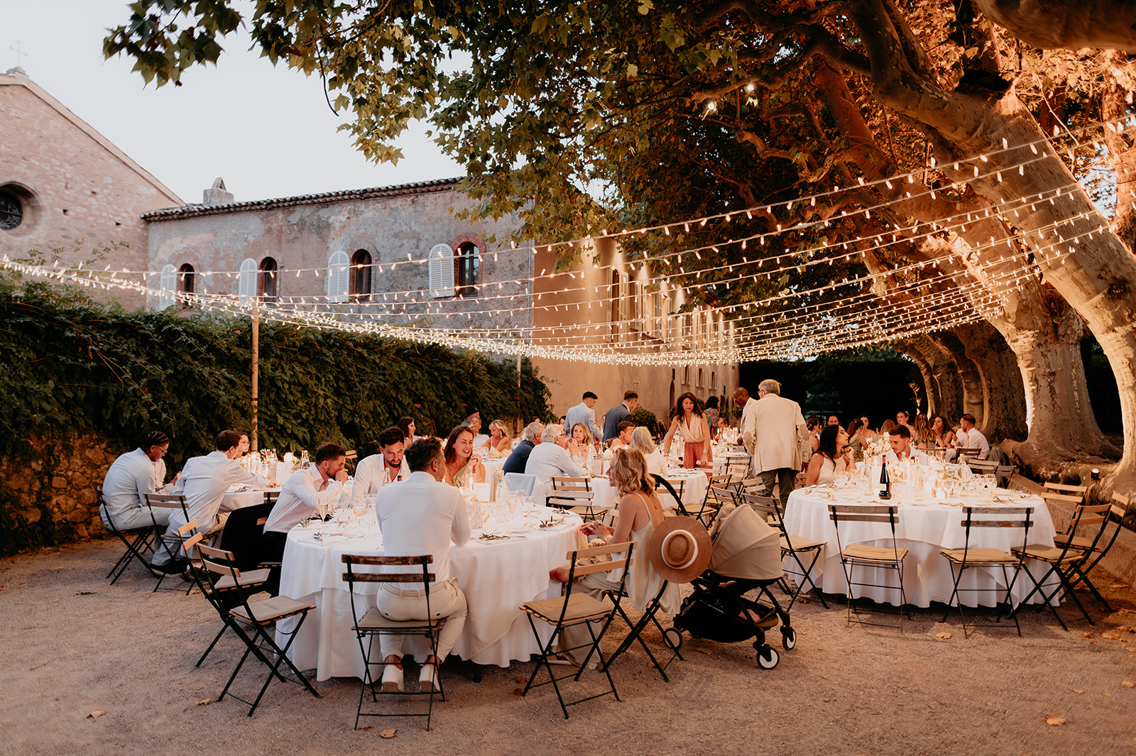 PHOTOGRAPHE MARIAGE CHÂTEAU SAINTE ROSELINE DANS LE VAR, PROVENCE ALPES CÔTE D'AZUR