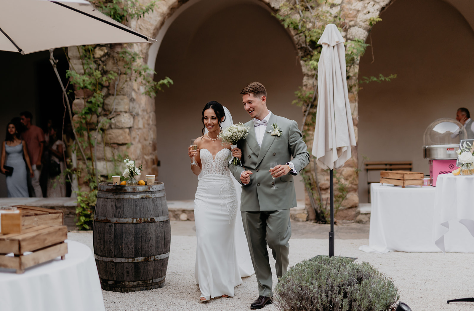 PHOTOGRAPHE MARIAGE CHÂTEAU SAINTE ROSELINE DANS LE VAR, PROVENCE ALPES CÔTE D'AZUR