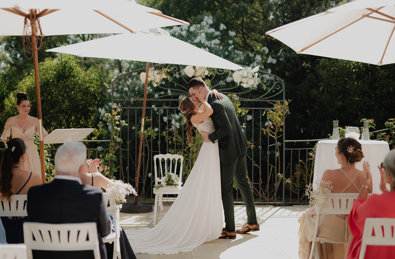 PHOTOGRAPHE DE MARIAGE AU JAS DU PEBRIER DANS LE VAR (83)