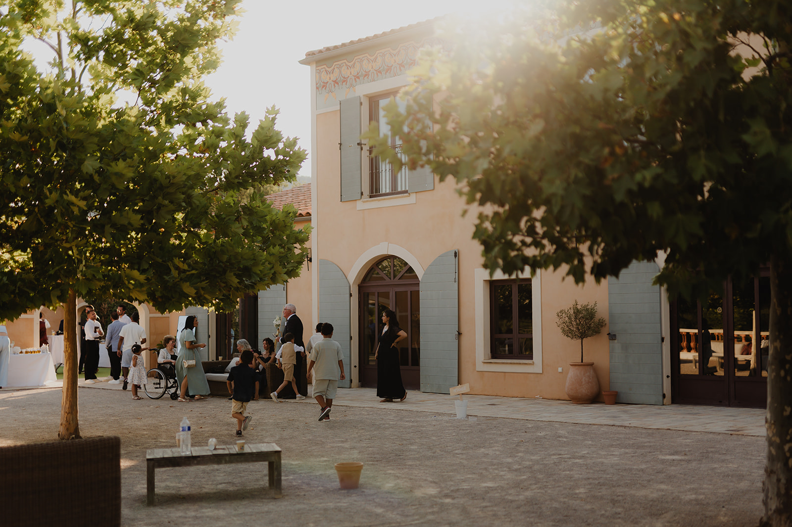 PHOTOGRAPHE DE MARIAGE AU JAS DU PEBRIER DANS LE VAR (83)