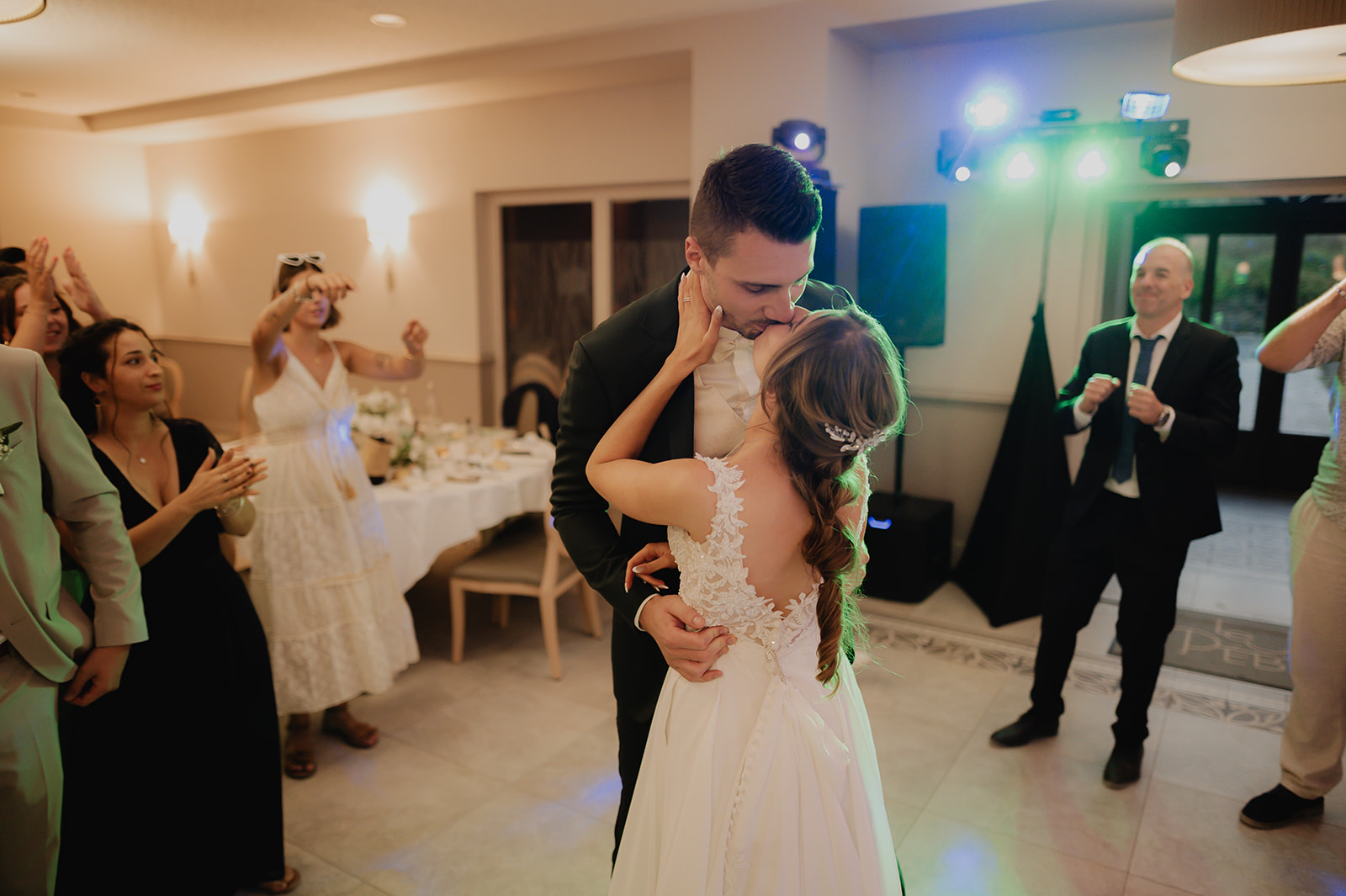 PHOTOGRAPHE DE MARIAGE AU JAS DU PEBRIER DANS LE VAR (83)