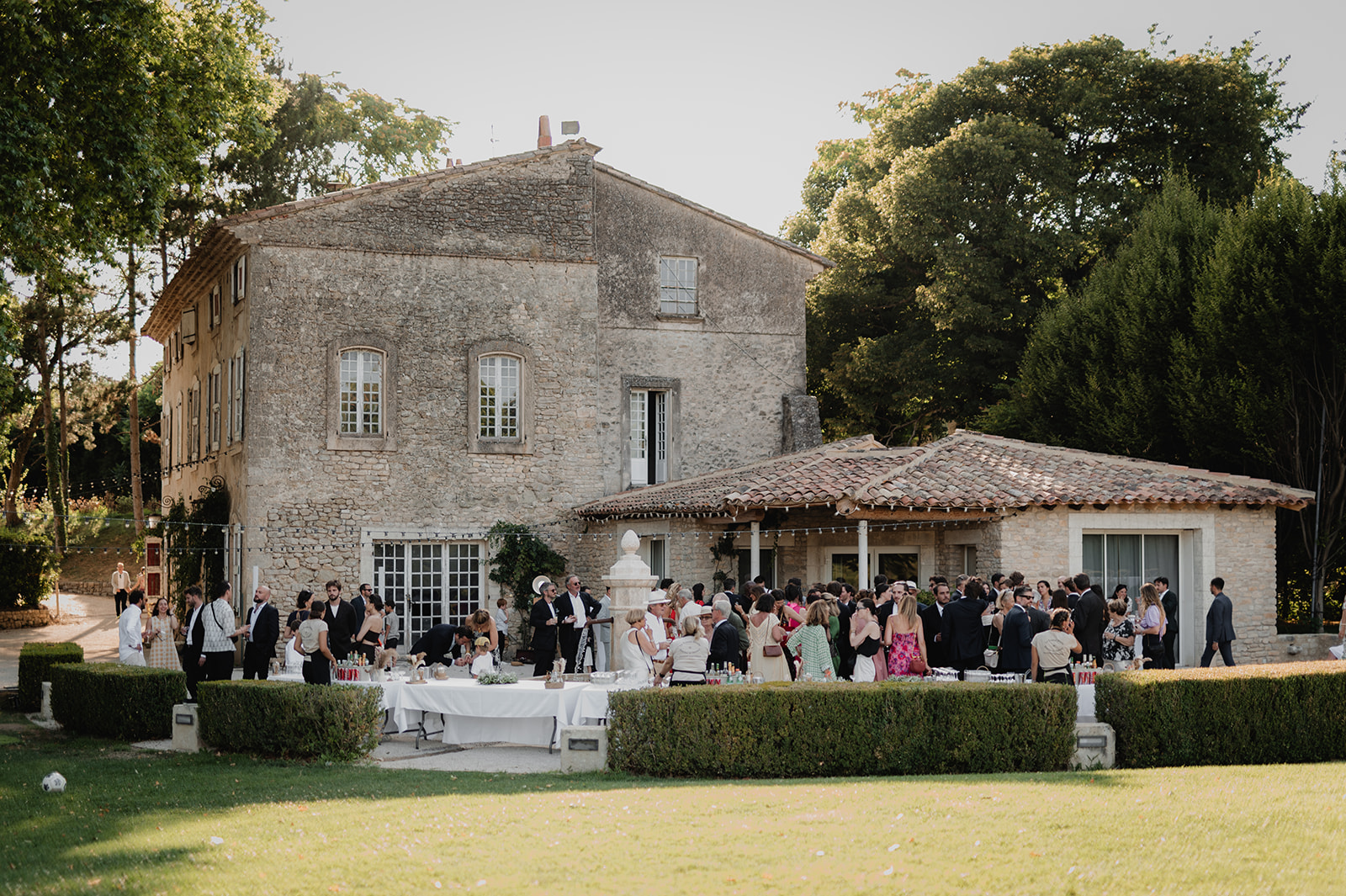PHOTOGRAPHE DE MARIAGE AU CHÂTEAU DU GRIFFON, PROVENCE