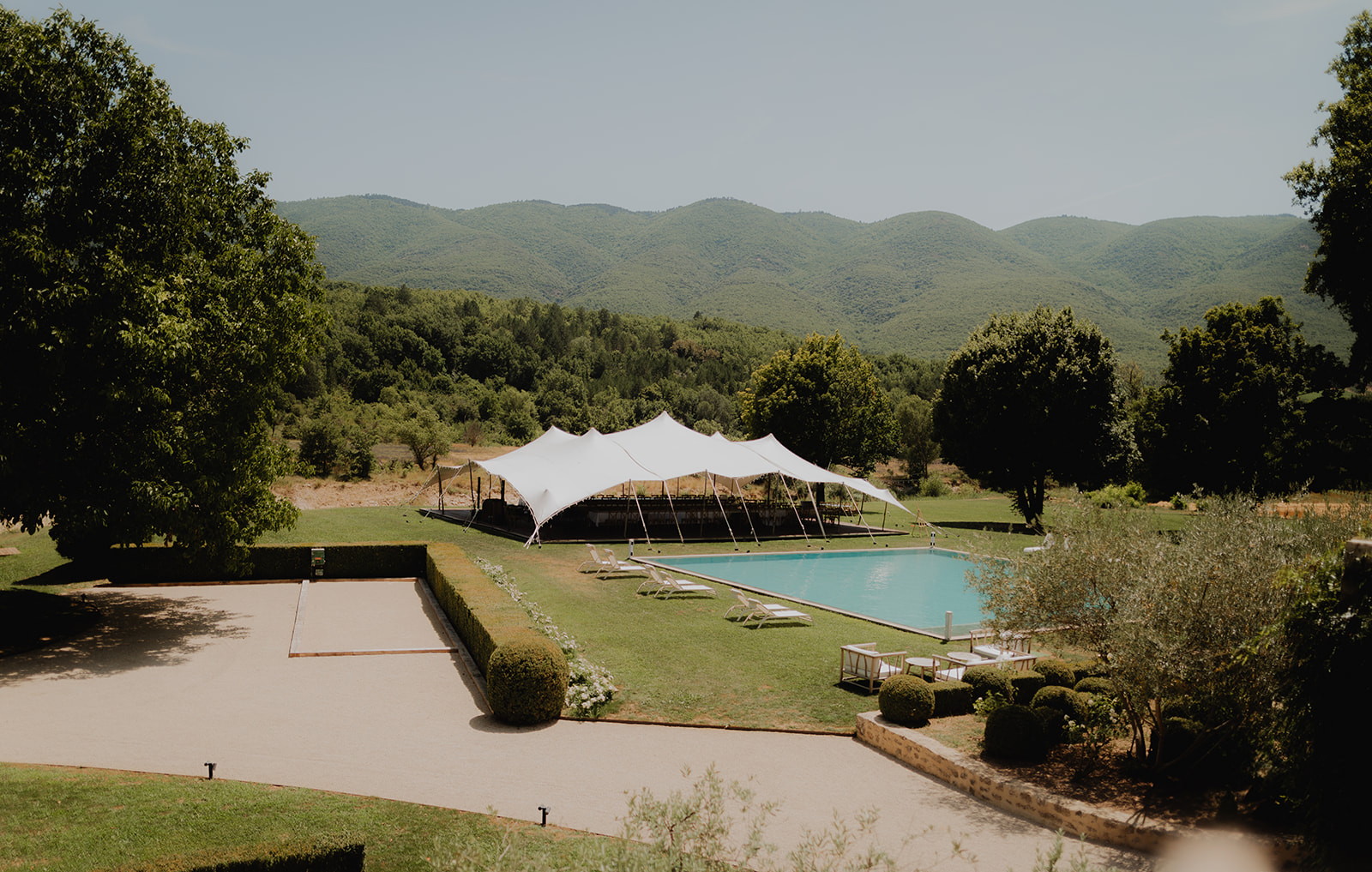 PHOTOGRAPHE DE MARIAGE AU CHÂTEAU DU GRIFFON, PROVENCE