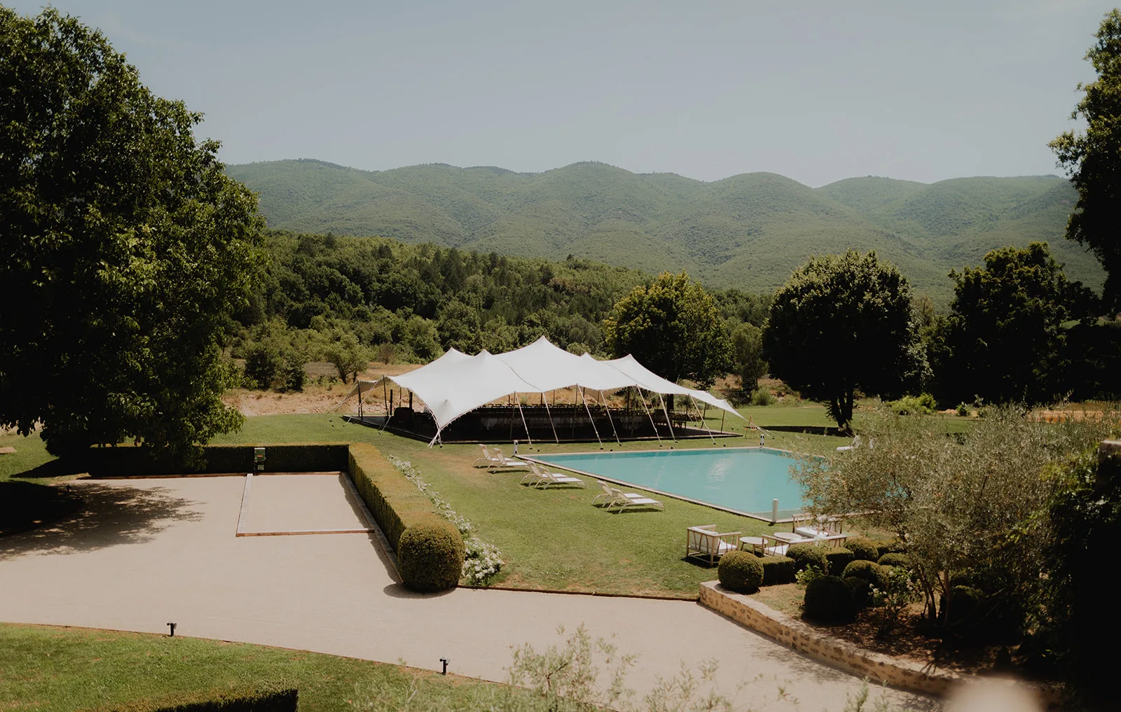PHOTOGRAPHE DE MARIAGE AU CHÂTEAU DU GRIFFON, PROVENCE