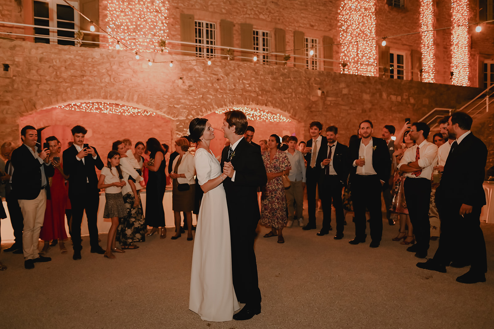 PHOTOGRAPHE DE MARIAGE AU CHÂTEAU DU GRIFFON, PROVENCE