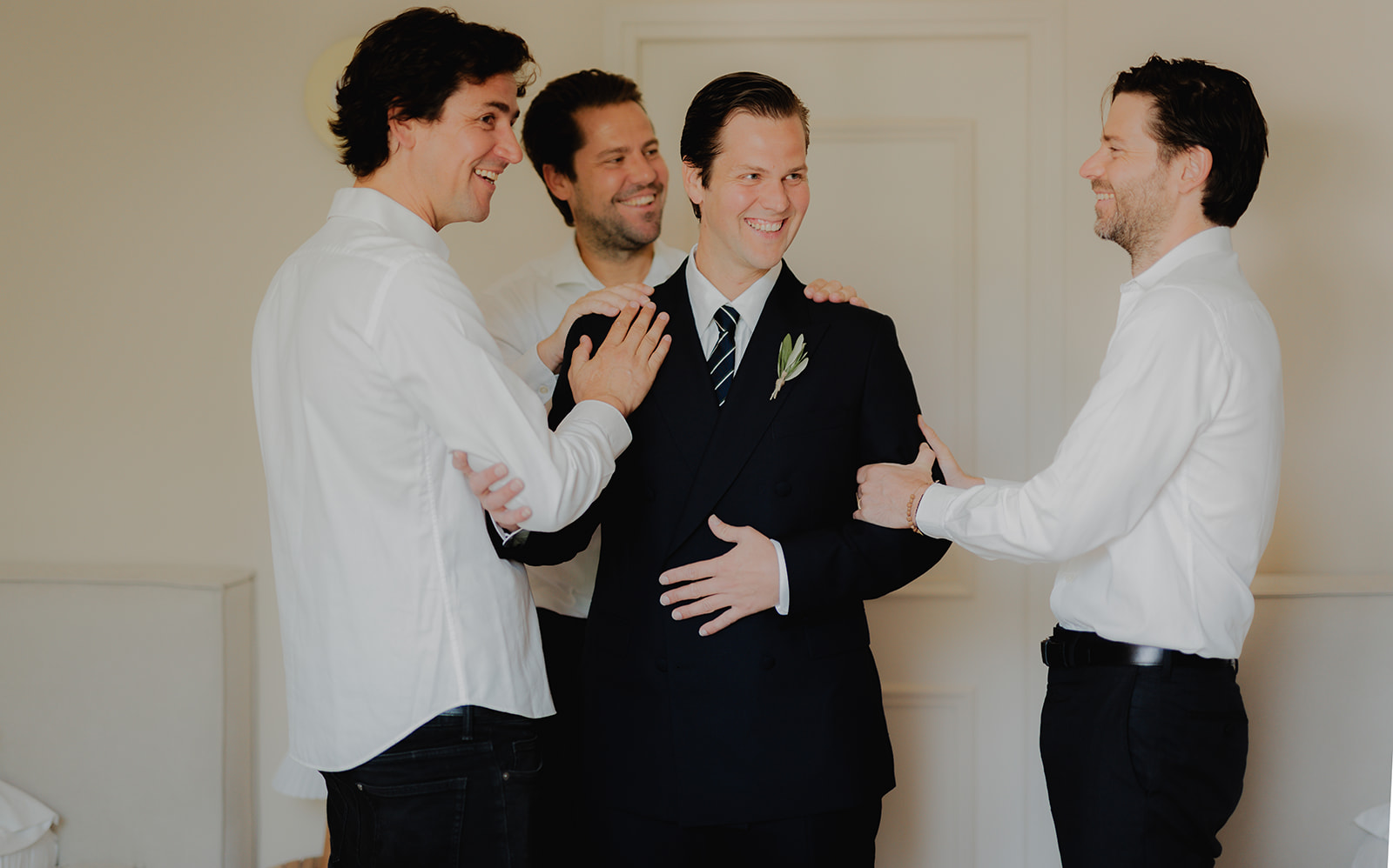 PHOTOGRAPHE DE MARIAGE AU CHÂTEAU DU GRIFFON, PROVENCE