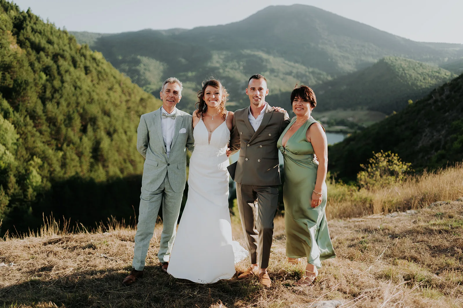 PHOTOGRAPHE DE MARIAGE AU CHATEAU DE MEOUILLES À SAINT-ANDRÉ- LES-ALPES