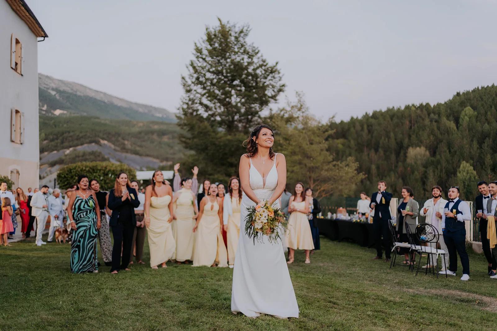 PHOTOGRAPHE DE MARIAGE AU CHATEAU DE MEOUILLES À SAINT-ANDRÉ- LES-ALPES