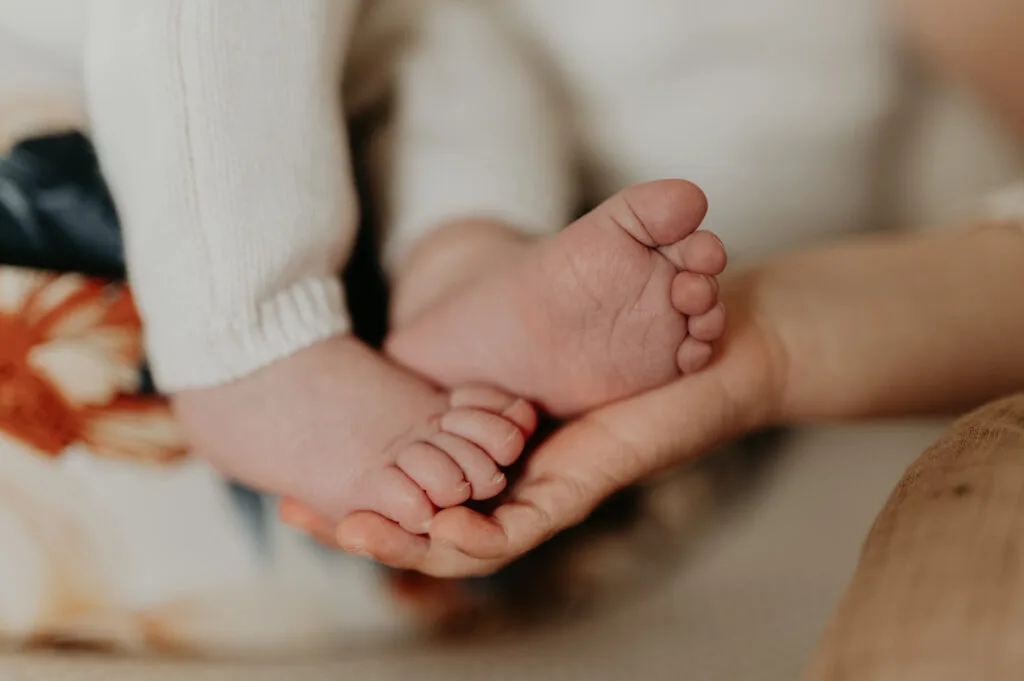 Photographe naissance lifestyle à domicile dans les Alpes-Maritimes
