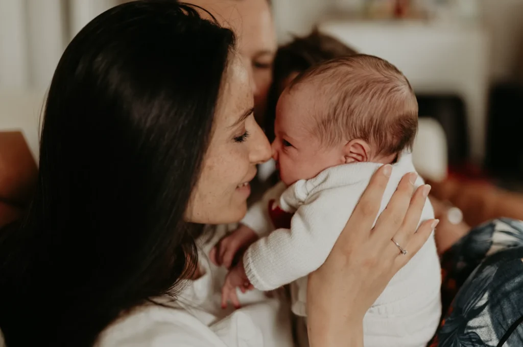 Photographe naissance lifestyle à domicile dans les Alpes-Maritimes