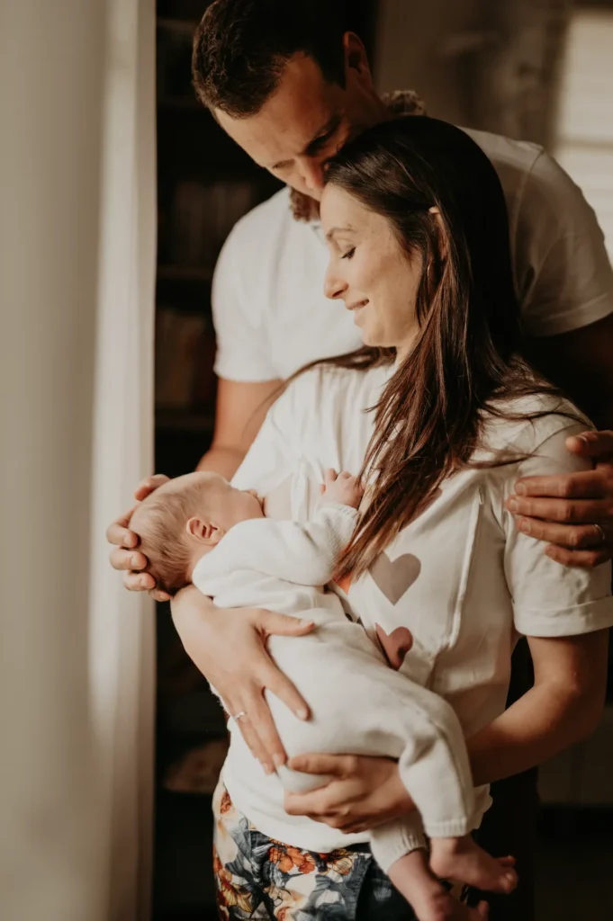 Photographe naissance lifestyle à domicile dans les Alpes-Maritimes